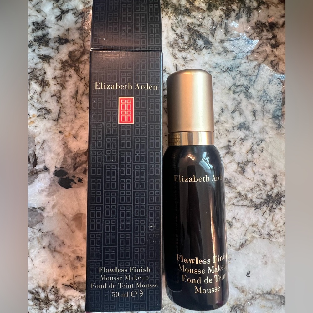 Elizabeth Arden Flawless Finish Mousse Makeup - Melba 04